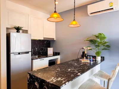 Cozy 1BR Apartment with Big Balcony - 2 Pools & 5 mins from Surin Beach – Foto 5