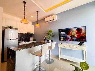 Cozy 1BR Apartment with Big Balcony - 2 Pools & 5 mins from Surin Beach – Foto 10